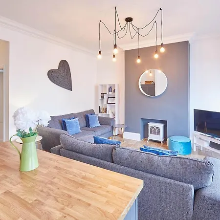 Host & - The Lookout Scarborough