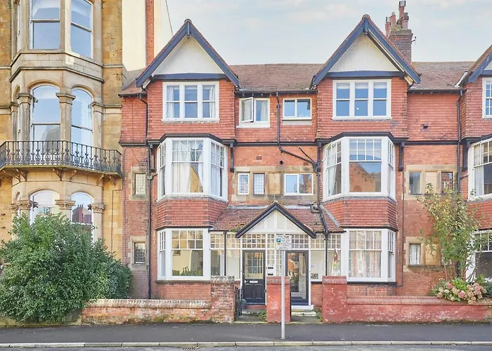 Host & - The Lookout Apartment